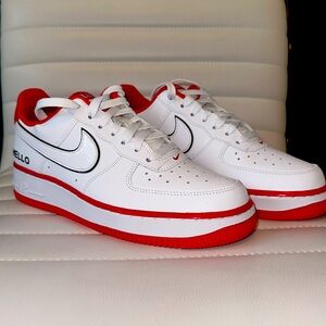 NIKE AIR FORCE 1 ‘07 LX (Men’s 6)